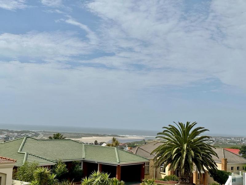 4 Bedroom Property for Sale in Stilbaai Wes Western Cape